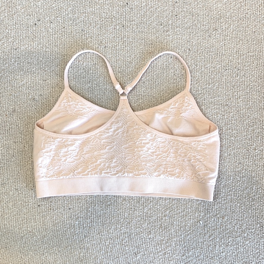 Fabletics light pink bra or bralette
